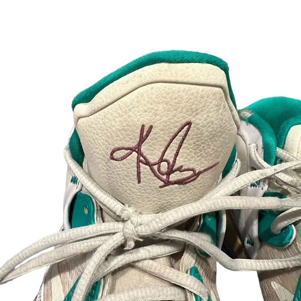 Nike Kyrie and Sue Bird Infinity Golden Tribute‎ sneakers youth size 4